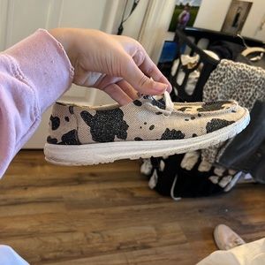 Super cute hey dude knock offs!